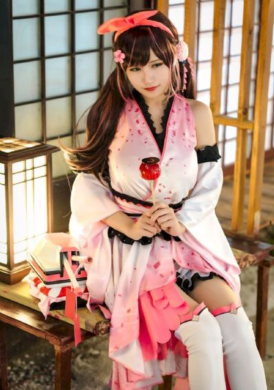 台湾三级在线_十万网红美女美酱